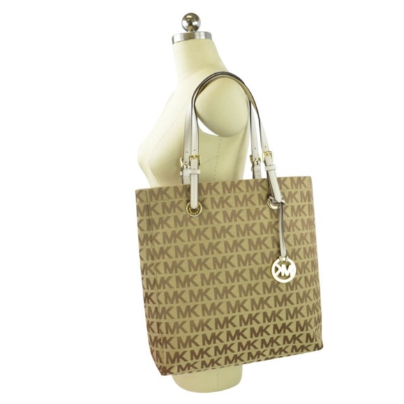 Michael Kors Handbags - Michael Kors Jet Set Tote